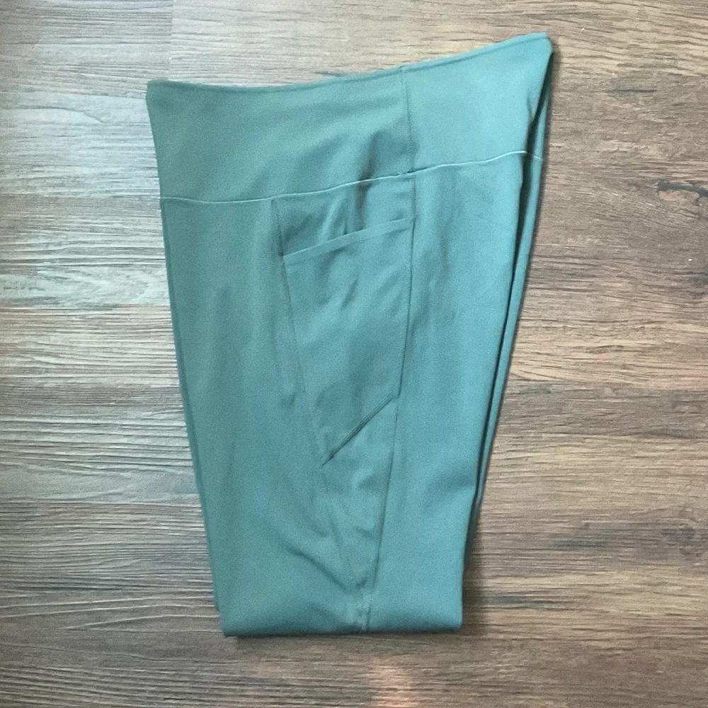 Uniqlo Women’s Leggings - Picture 6 of 9